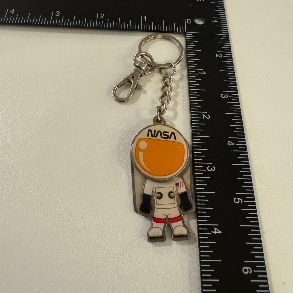 NASA Johnson Space Center Astronaut Keychain Silver Orange‎ Novelty Souvenir